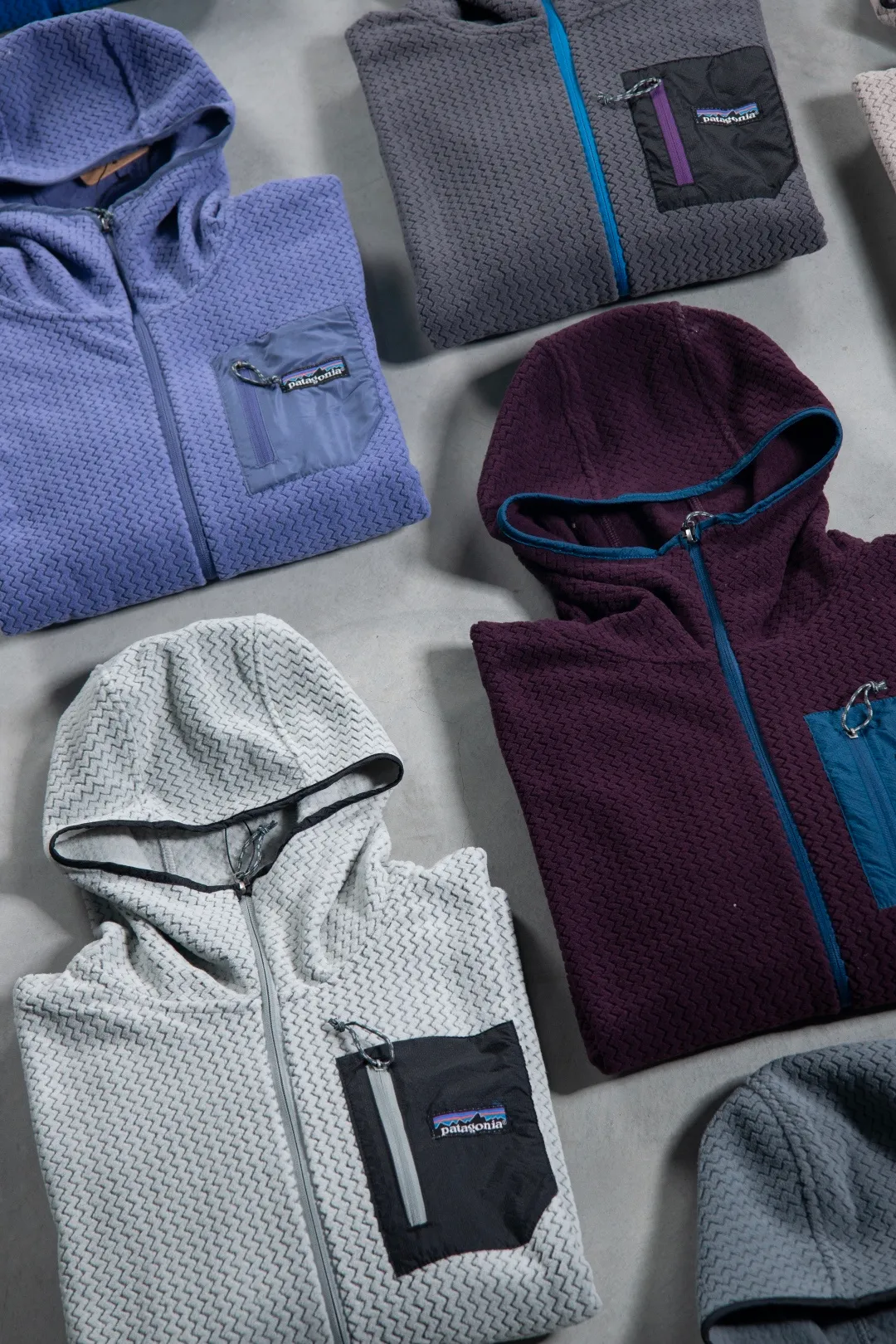 5507 P124 PATAGONIA REI ， ， 。PATAGONIA ， 。 ：Dark Gray Coffee Brown Black Royal Blue Purple Khaki White Yellow Blue Red Green 11 patagonia ： Breathable : ： Size ： S （ 112 69 64 46） M（ 116 71 65 48） L （ 120 73 66 50） XL（ 124 75 67 52） 170cm，80-130 S 170-175cm，130-150 M 175-180cm，150-170 L 180-185cm，170-190 XL